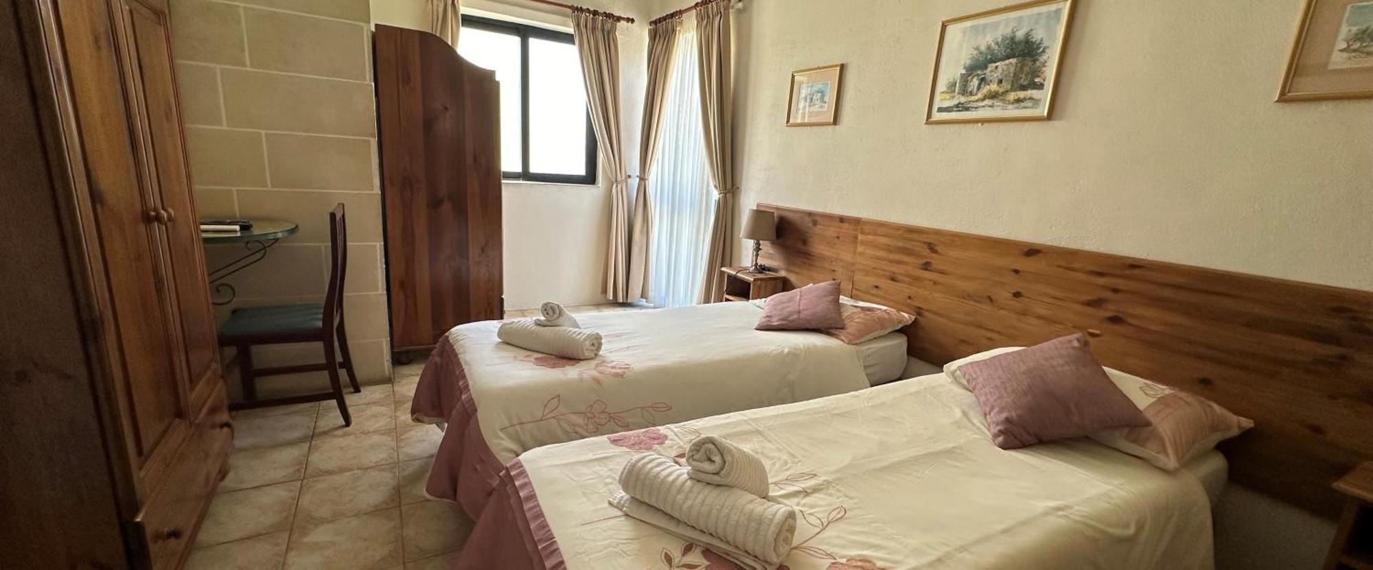 Green Grove Guest House Saint Julian's Bagian luar foto