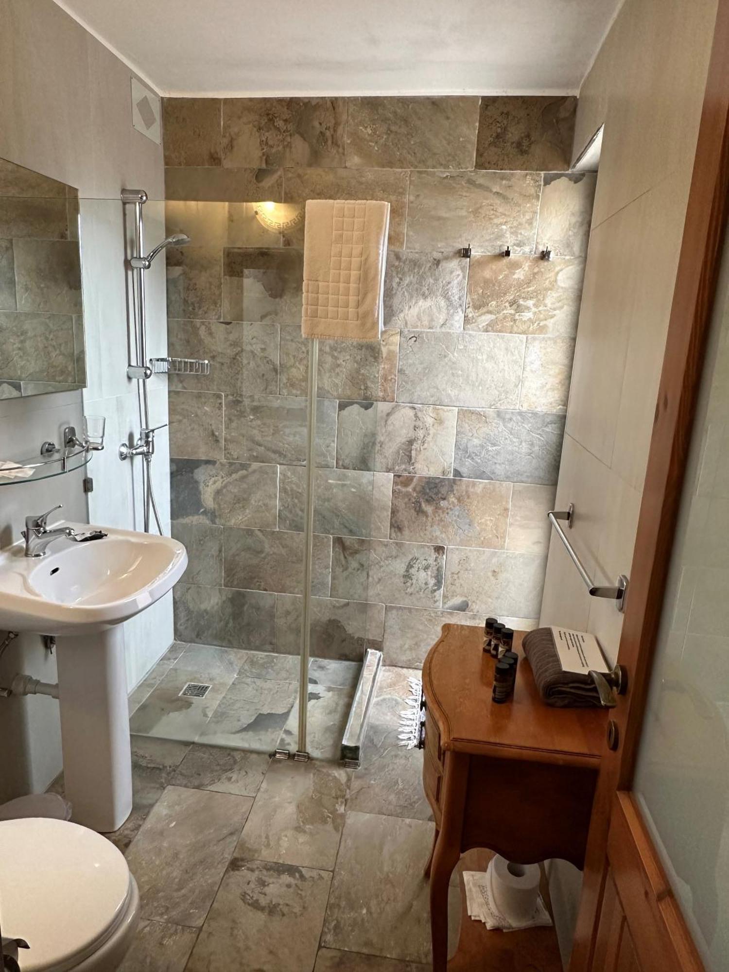 Green Grove Guest House Saint Julian's Bagian luar foto