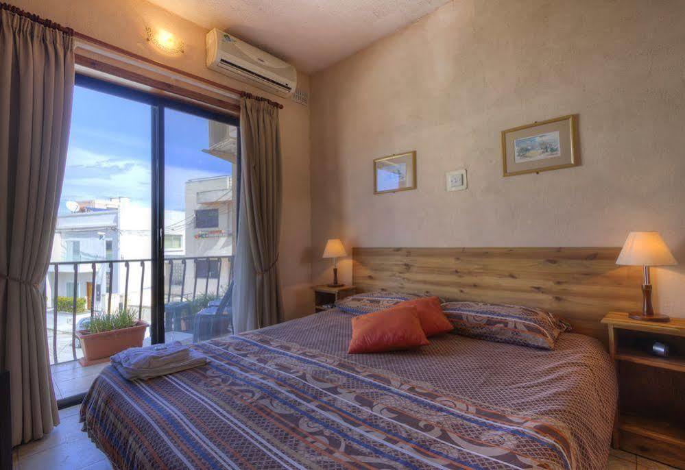 Green Grove Guest House Saint Julian's Bagian luar foto
